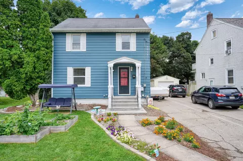 Exterior - 227 N Bowen St, Jackson, MI 49202 photo 3 of 9