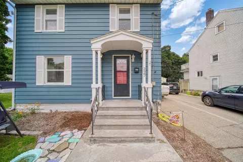 Exterior - 227 N Bowen St, Jackson, MI 49202 photo 5 of 9