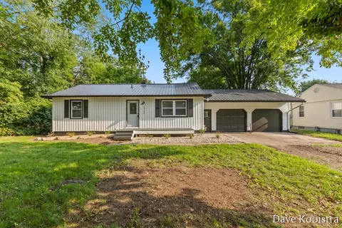 1769 Perry St, Holland, MI 49424