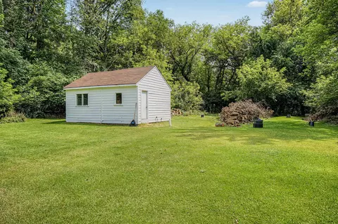 Exterior - 2511 Reynolds Rd, Jackson, MI 49201 photo 14 of 16