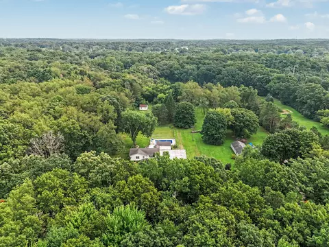 View/Area - 2511 Reynolds Rd, Jackson, MI 49201 photo 5 of 6