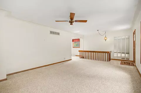 Living - 2511 Reynolds Rd, Jackson, MI 49201 photo 2 of 3