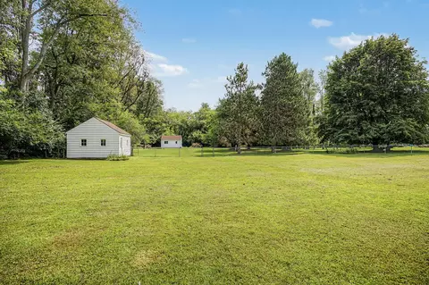 Exterior - 2511 Reynolds Rd, Jackson, MI 49201 photo 12 of 16