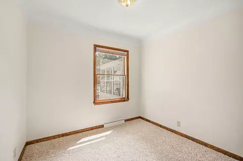Bedroom - 2511 Reynolds Rd, Jackson, MI 49201 photo 1 of 8