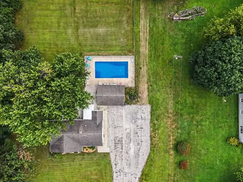 View/Area - 2511 Reynolds Rd, Jackson, MI 49201 photo 2 of 6