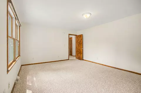 Bedroom - 2511 Reynolds Rd, Jackson, MI 49201 photo 4 of 8