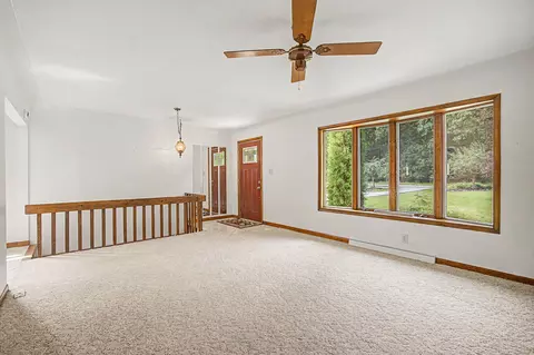 Living - 2511 Reynolds Rd, Jackson, MI 49201 photo 3 of 3