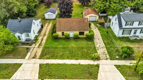 348 Ridgewood St SE, Grand Rapids, MI 49548