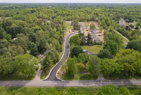 4 Gady Pines Dr, Adrian, MI 49221 photo 3
