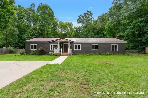 8270 Bradley Rd, Belding, MI 48809