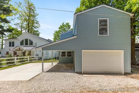 Exterior - 1025 Adams St NW, Stanton, MI 48888 photo 2 of 9