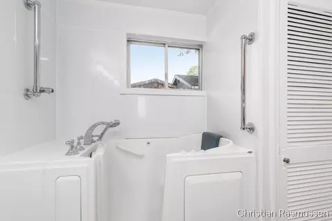 Bath - 1025 Adams St NW, Stanton, MI 48888 photo 2 of 3