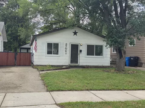 27041 Brettonwoods St, Madison Heights, MI 48071