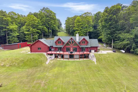 302 E Kott Rd, Manistee, MI 49660