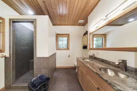 Bath - 302 E Kott Rd, Manistee, MI 49660 photo 4 of 10