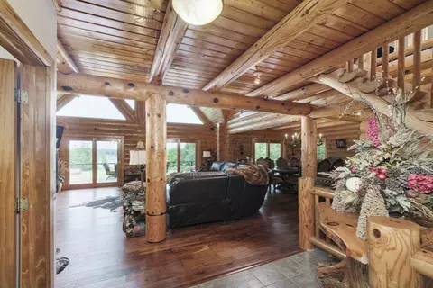 Entry Way - 302 E Kott Rd, Manistee, MI 49660 photo 4 of 7