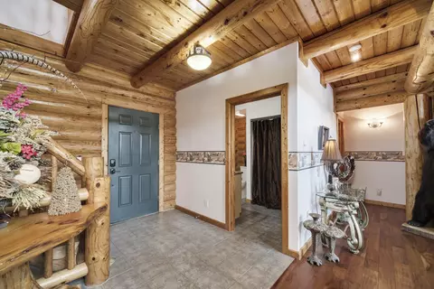 Entry Way - 302 E Kott Rd, Manistee, MI 49660 photo 2 of 7