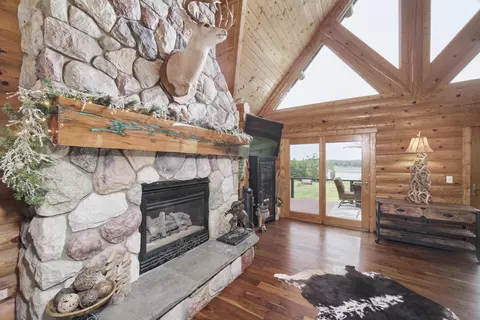 Living - 302 E Kott Rd, Manistee, MI 49660 photo 4 of 6