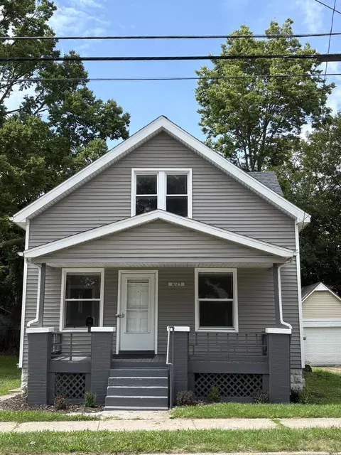 1025 Hamilton Ave NW, Grand Rapids, MI 49504