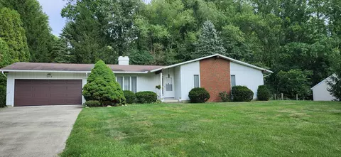 875 Skyline Dr, Niles, MI 49120