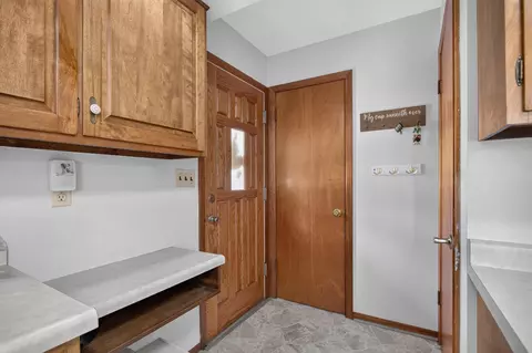 Entry Way - 3029 Key St, Jackson, MI 49202 photo 2 of 3
