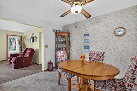 Dining - 3029 Key St, Jackson, MI 49202 photo 3 of 3