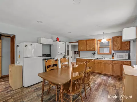Kitchen - 4415 E Arthur Rd, Hesperia, MI 49421 photo 1 of 2