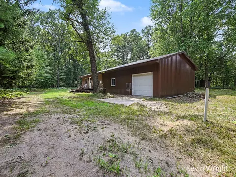 Exterior - 4415 E Arthur Rd, Hesperia, MI 49421 photo 3 of 11