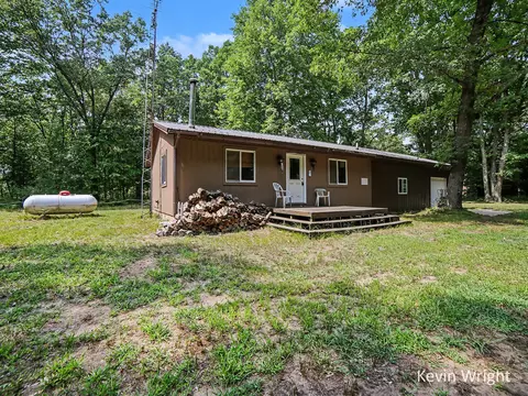 Exterior - 4415 E Arthur Rd, Hesperia, MI 49421 photo 2 of 11