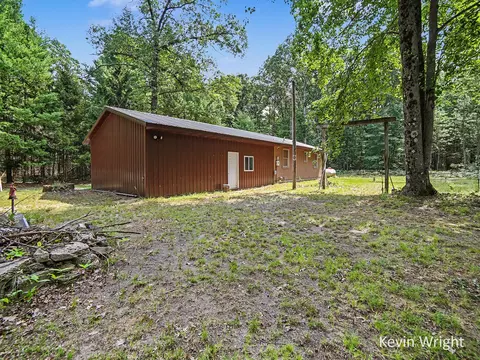 Exterior - 4415 E Arthur Rd, Hesperia, MI 49421 photo 5 of 11