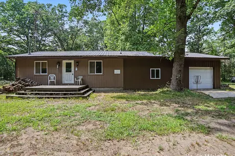 4415 E Arthur Rd, Hesperia, MI 49421