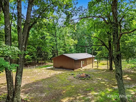 Exterior - 4415 E Arthur Rd, Hesperia, MI 49421 photo 6 of 11
