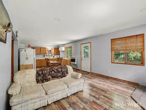 Living - 4415 E Arthur Rd, Hesperia, MI 49421 photo 2 of 2