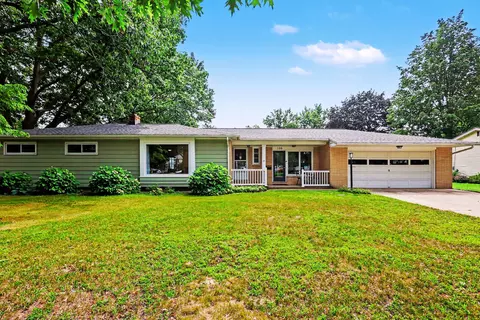 106 E 31st St, Holland, MI 49423