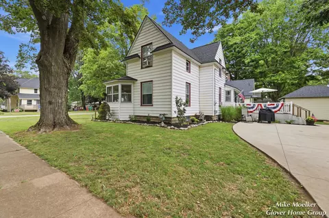 432 N Maple St, Hopkins, MI 49328