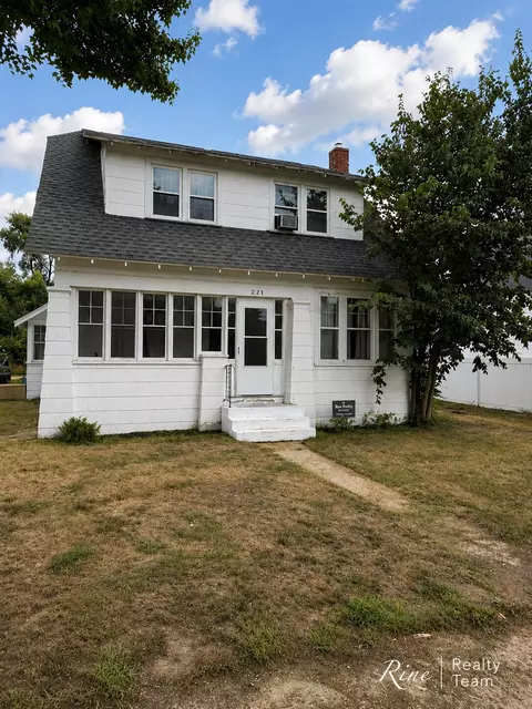 264 N Cass St, Morley, MI 49336