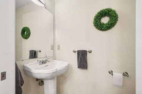 Bath - 3138 Mccain Rd, Jackson, MI 49203 photo 1 of 3