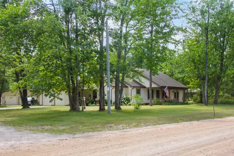 5956 Winona Ct, Gaylord, MI 49735