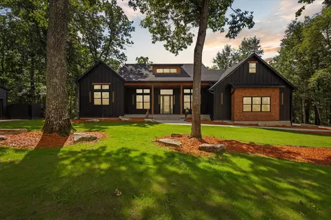 23861 Almy Rd, Howard City, MI 49329
