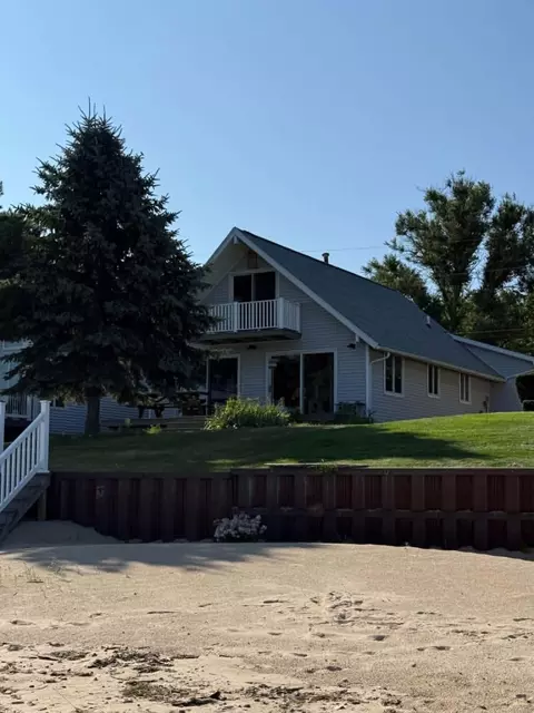 5342 Port Austin Rd, Caseville, MI 48725
