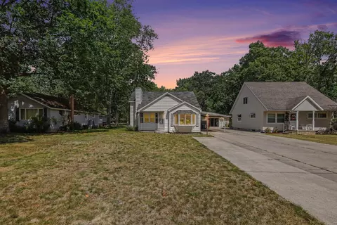 931 Baldwin St, Traverse City, MI 49686