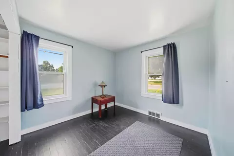 Bedroom - 1100 E North St, Jackson, MI 49202 photo 2 of 3
