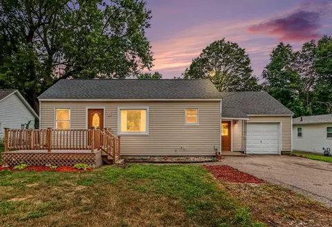 888 Riverview Dr, Plainwell, MI 49080