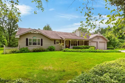 4240 Snow Rd, Bridgman, MI 49106