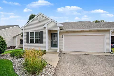 6166 Gleneagle Highlands Dr, Hudsonville, MI 49426