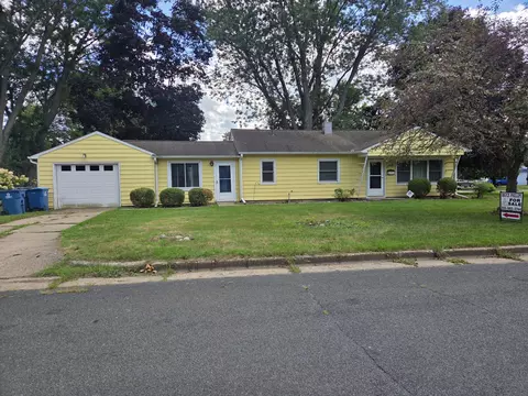 310 Northfield Dr, Battle Creek, MI 49015