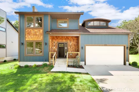 1032 Arlington Ave, Grand Haven, MI 49417
