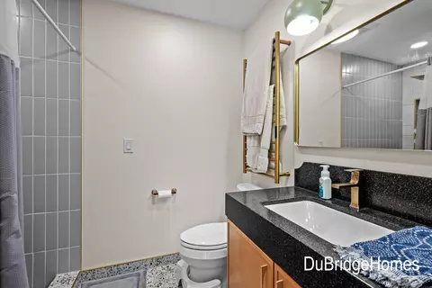 Bath - 311 Honey Creek Ave SE, Ada, MI 49301 photo 3 of 4