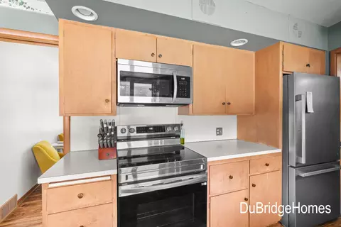 Kitchen - 311 Honey Creek Ave SE, Ada, MI 49301 photo 4 of 5