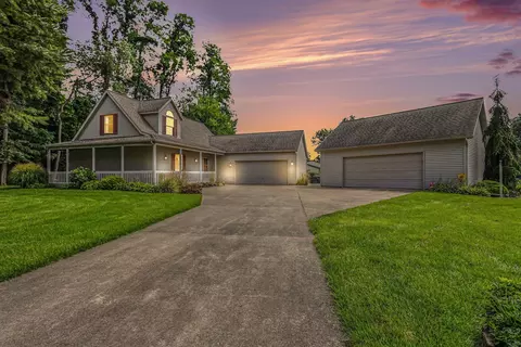 Exterior - 56695 Chippewa Dr, Three Rivers, MI 49093 photo 2 of 11